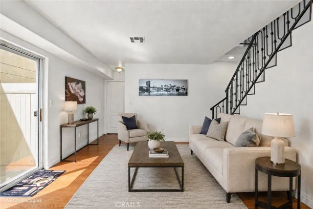 18334 Keswick St., Reseda, CA 91335