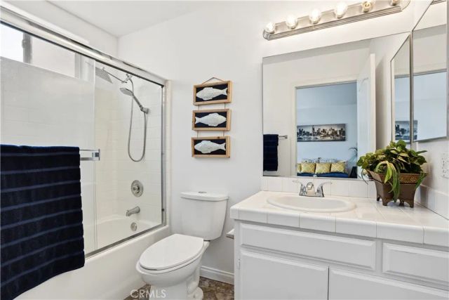 18334 Keswick St., Reseda, CA 91335