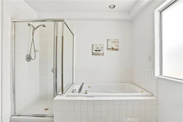 18334 Keswick St., Reseda, CA 91335