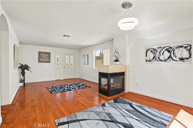 18334 Keswick St., Reseda, CA 91335