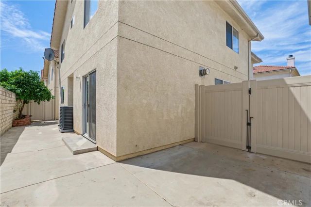 18334 Keswick St., Reseda, CA 91335