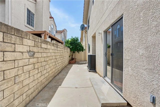 18334 Keswick St., Reseda, CA 91335