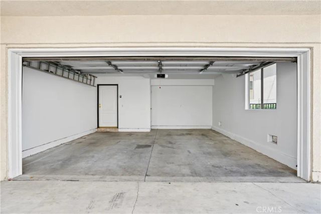 18334 Keswick St., Reseda, CA 91335