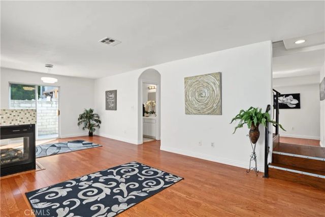 18334 Keswick St., Reseda, CA 91335