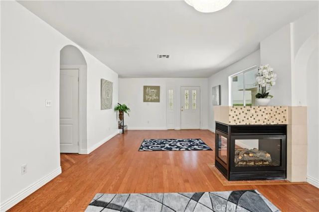 18334 Keswick St., Reseda, CA 91335