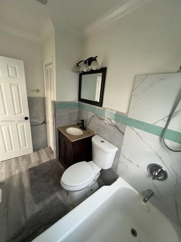 915 N 19th Ave, Hollywood, FL 33020