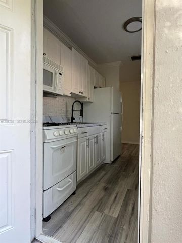 915 N 19th Ave, Hollywood, FL 33020