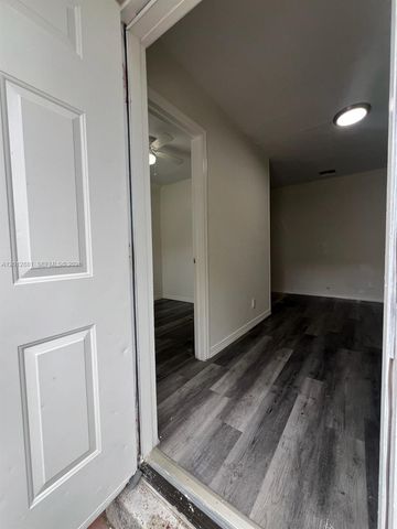 915 N 19th Ave, Hollywood, FL 33020