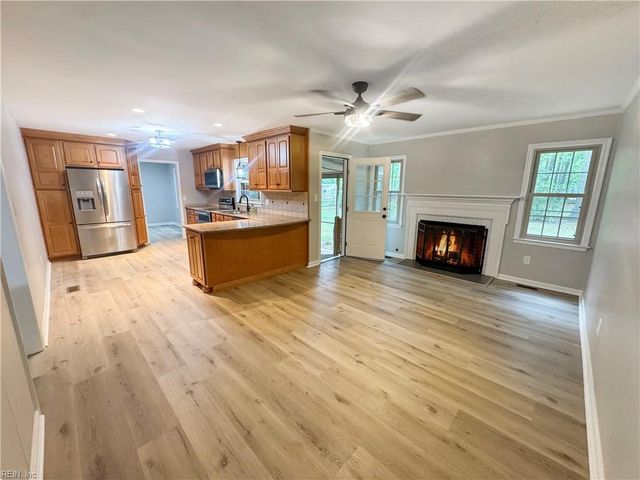 316 Sharon DR, Seaford, VA 23696