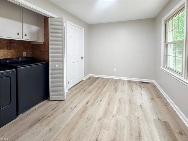 316 Sharon DR, Seaford, VA 23696