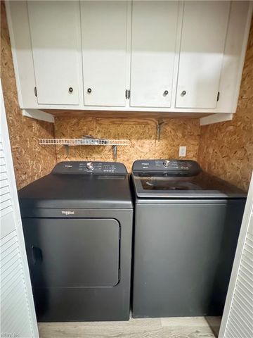 316 Sharon DR, Seaford, VA 23696