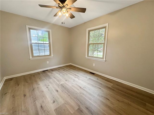 316 Sharon DR, Seaford, VA 23696