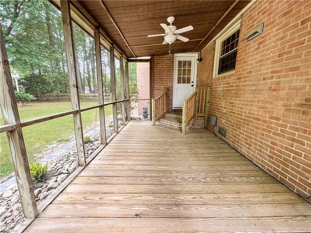 316 Sharon DR, Seaford, VA 23696