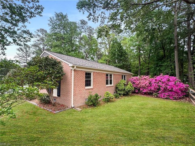 316 Sharon DR, Seaford, VA 23696