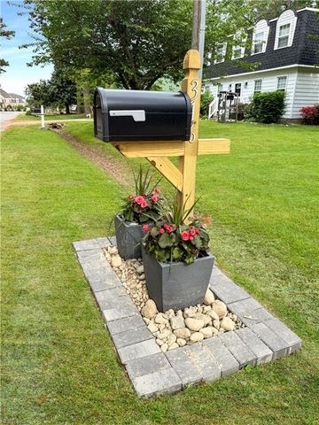 316 Sharon DR, Seaford, VA 23696