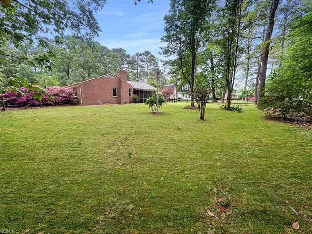 316 Sharon DR, Seaford, VA 23696