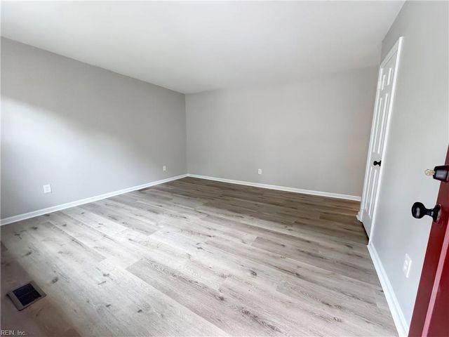 316 Sharon DR, Seaford, VA 23696