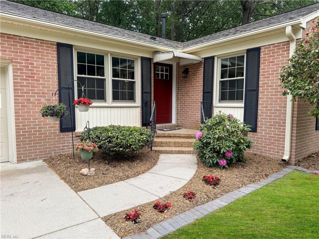 316 Sharon DR, Seaford, VA 23696