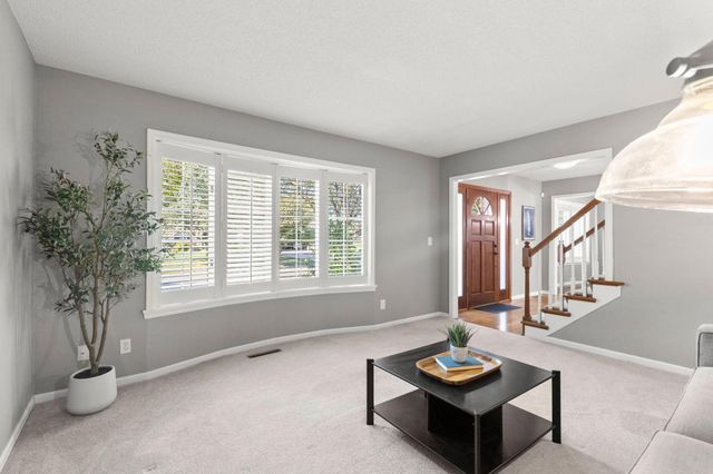 3563 Rae Lane, Woodbury, MN 55125