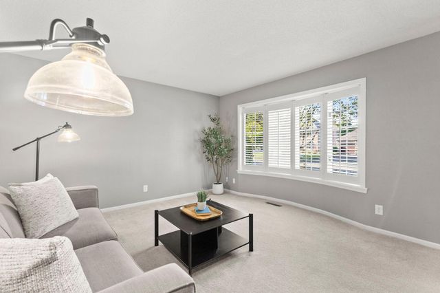 3563 Rae Lane, Woodbury, MN 55125