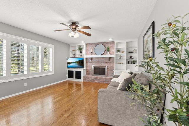 3563 Rae Lane, Woodbury, MN 55125