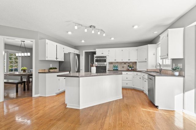3563 Rae Lane, Woodbury, MN 55125