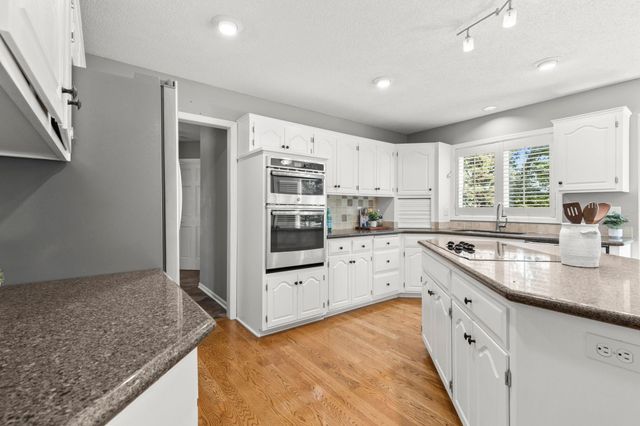 3563 Rae Lane, Woodbury, MN 55125