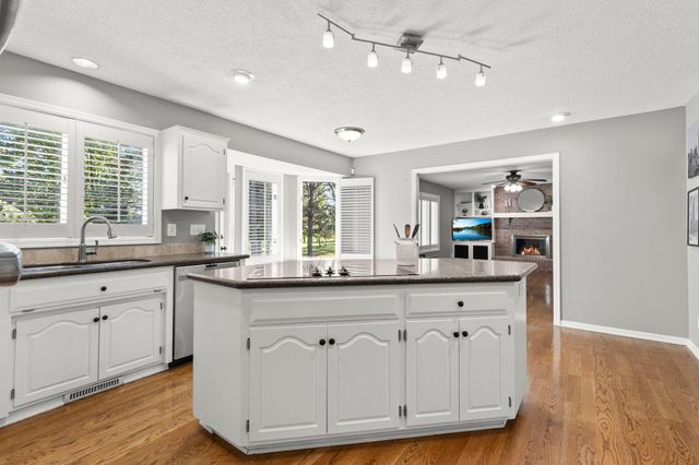 3563 Rae Lane, Woodbury, MN 55125