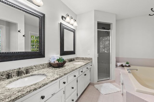 3563 Rae Lane, Woodbury, MN 55125