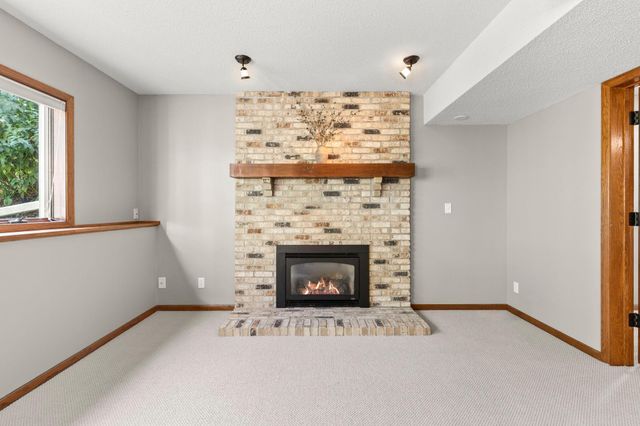 3563 Rae Lane, Woodbury, MN 55125