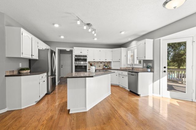 3563 Rae Lane, Woodbury, MN 55125