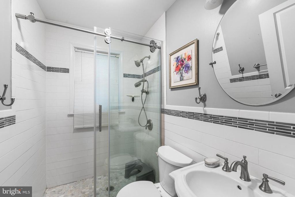 Image 11 of property listing at 103 9TH AVE, Brooklyn, MD 21225