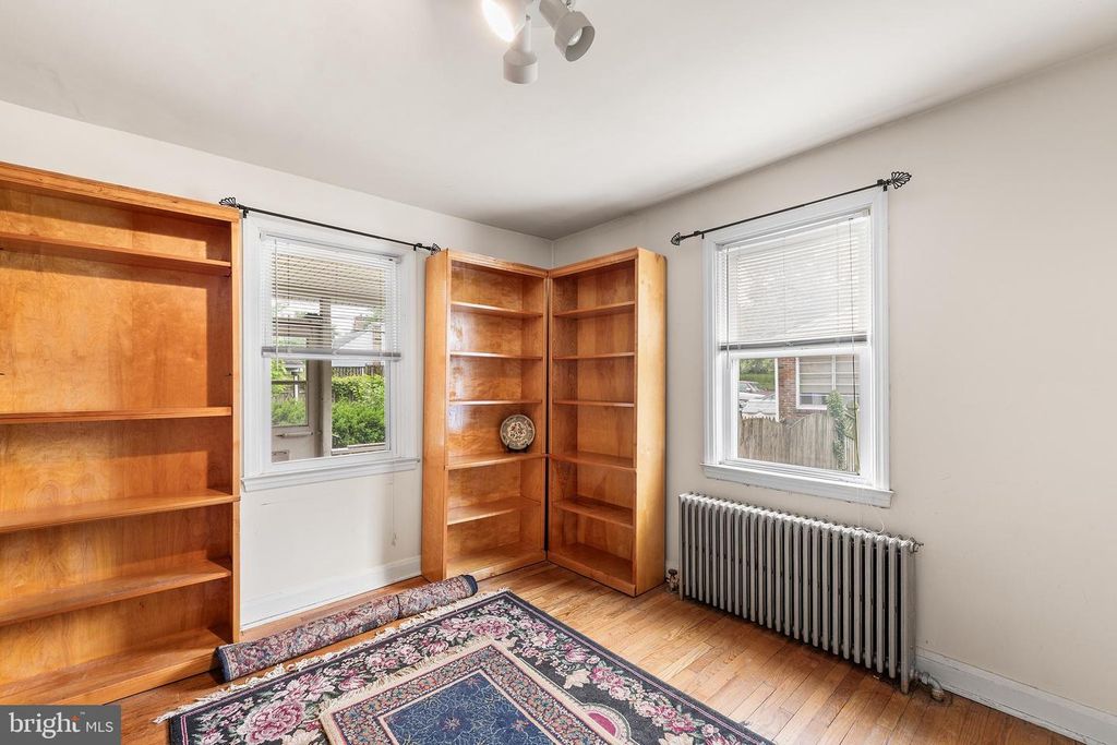 Image 12 of property listing at 103 9TH AVE, Brooklyn, MD 21225