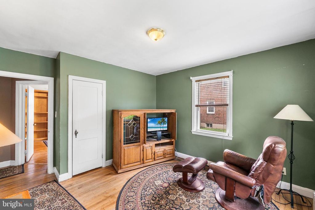 Image 15 of property listing at 103 9TH AVE, Brooklyn, MD 21225