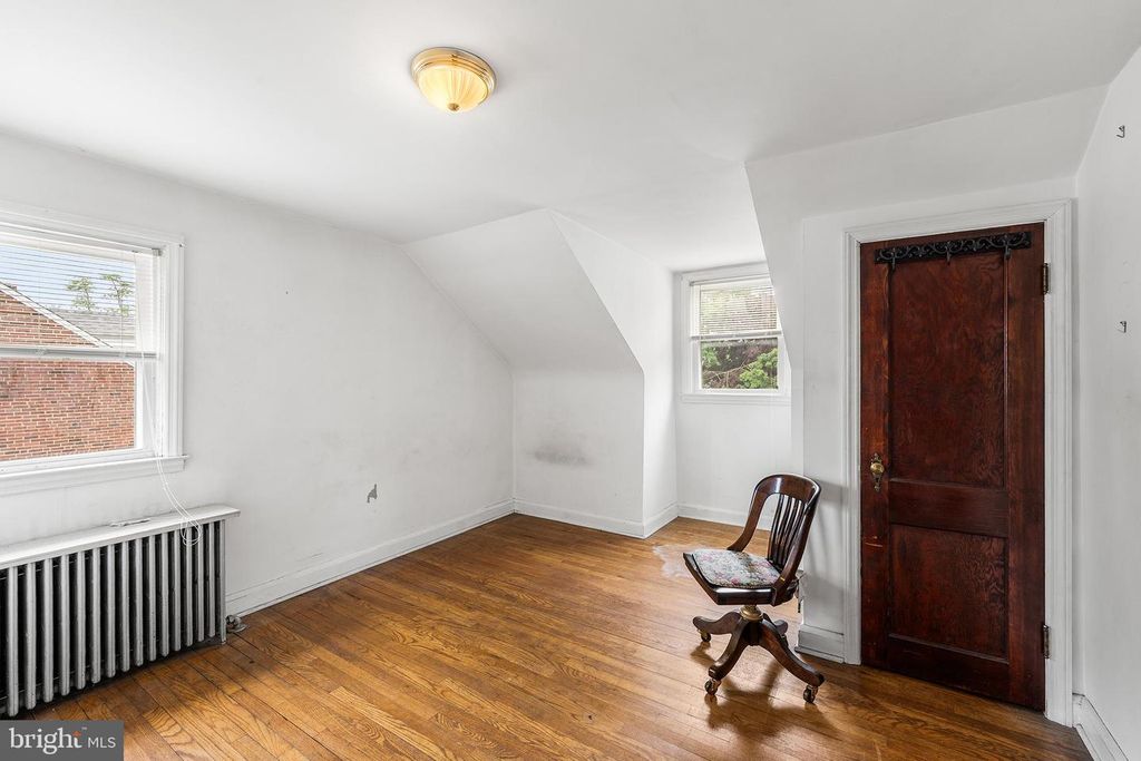 Image 19 of property listing at 103 9TH AVE, Brooklyn, MD 21225