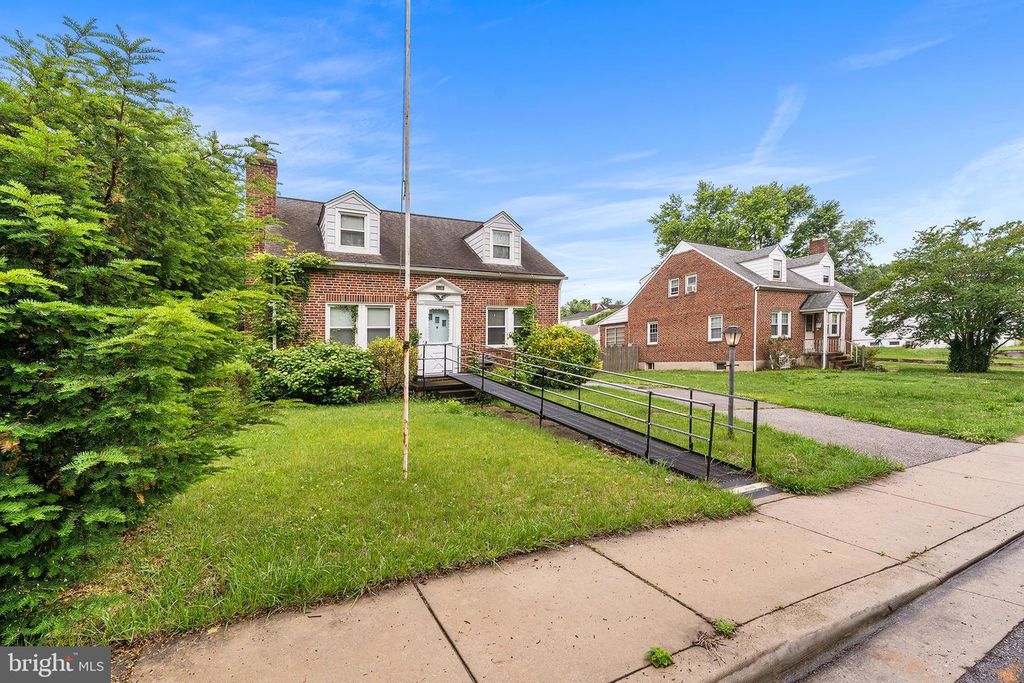 Image 2 of property listing at 103 9TH AVE, Brooklyn, MD 21225