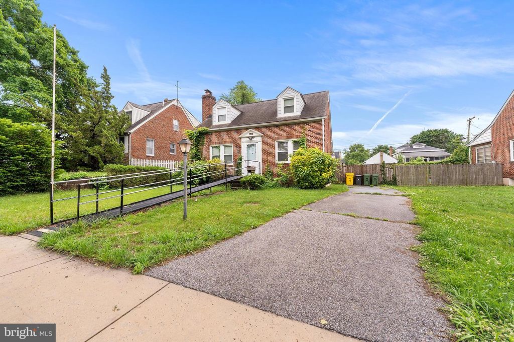 Image 3 of property listing at 103 9TH AVE, Brooklyn, MD 21225