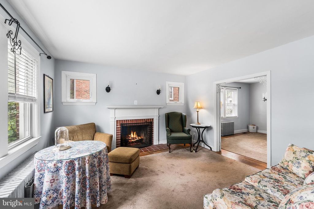 Image 4 of property listing at 103 9TH AVE, Brooklyn, MD 21225