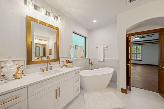 10332 Hunter Creek Lane, Conroe, TX 77304