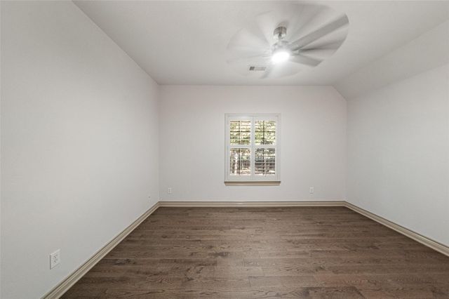 10332 Hunter Creek Lane, Conroe, TX 77304