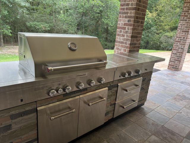 10332 Hunter Creek Lane, Conroe, TX 77304