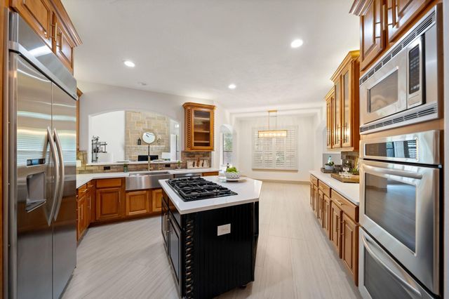 10332 Hunter Creek Lane, Conroe, TX 77304