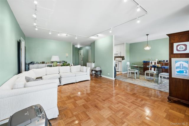 2500 Johnson Avenue 12N, Bronx, NY 10463