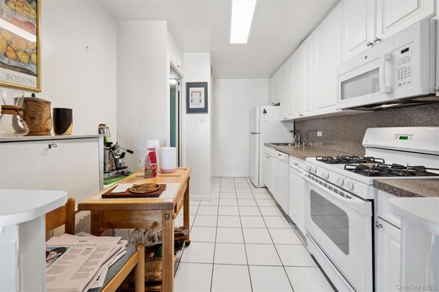2500 Johnson Avenue 12N, Bronx, NY 10463