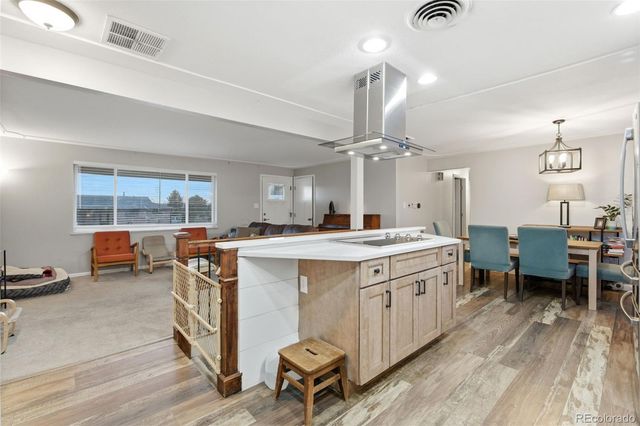 7253 W 69th Avenue, Arvada, CO 80003