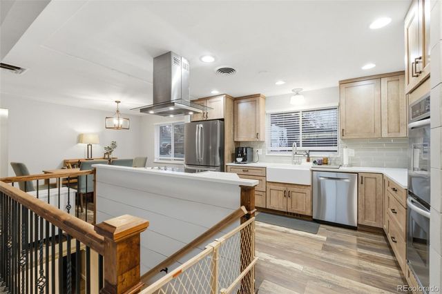 7253 W 69th Avenue, Arvada, CO 80003