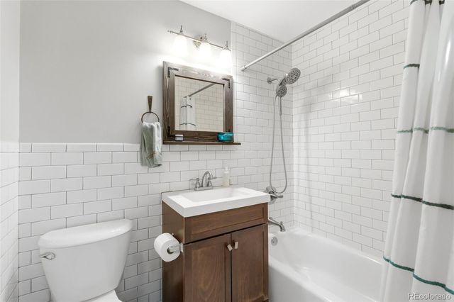 7253 W 69th Avenue, Arvada, CO 80003