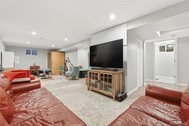 7253 W 69th Avenue, Arvada, CO 80003