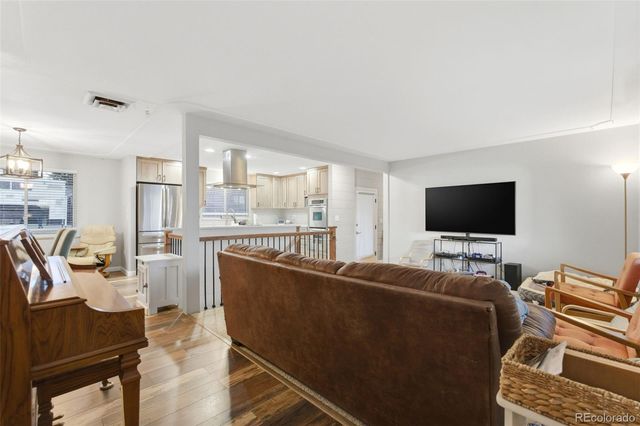 7253 W 69th Avenue, Arvada, CO 80003