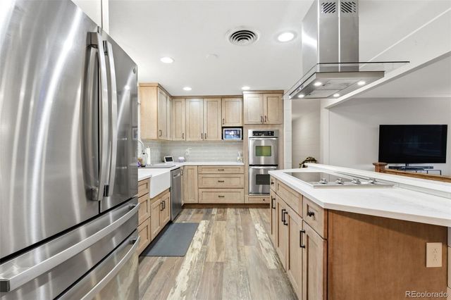 7253 W 69th Avenue, Arvada, CO 80003